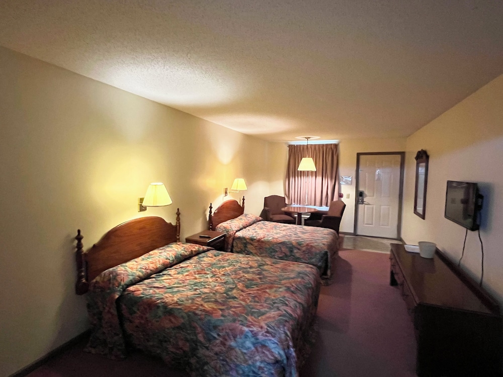 Mountain Empire Motel - photo 9