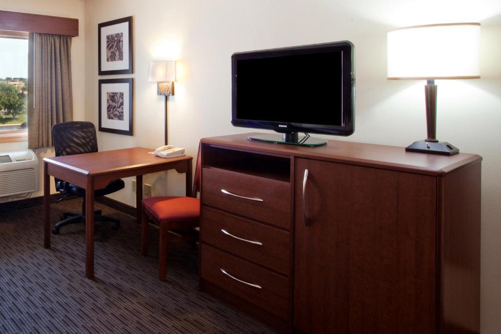 Red Lion Inn & Suites Grimes - photo 9