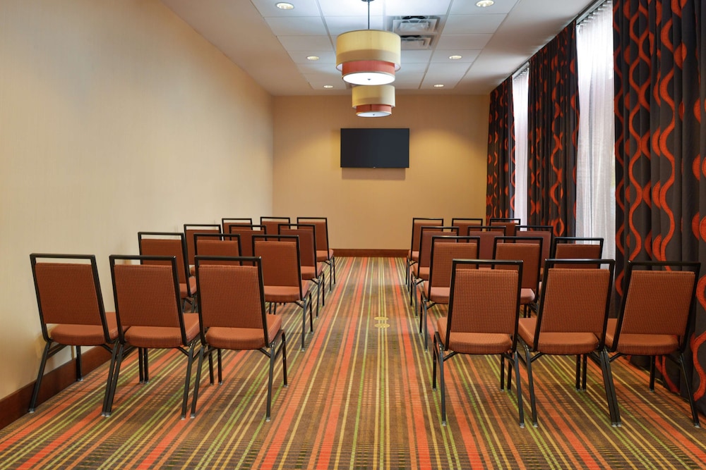 Hampton Inn Frederick - photo 49