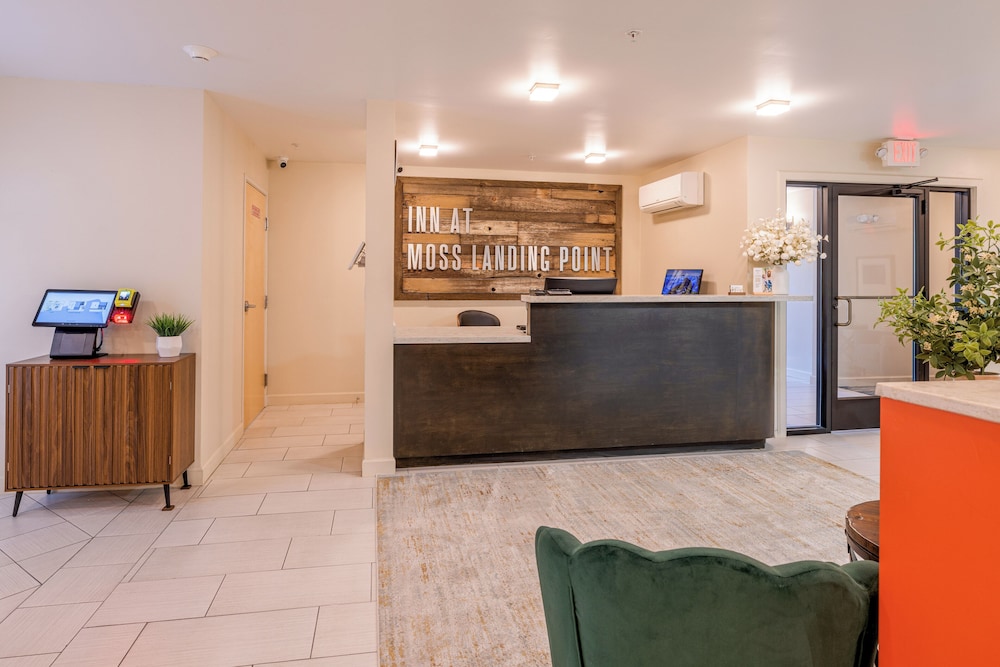 Inn At Moss Landing Point - photo 10