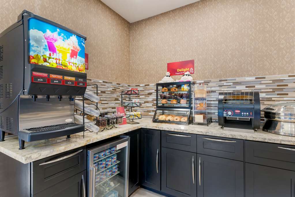 Best Western Plus Forest Park Inn - photo 10