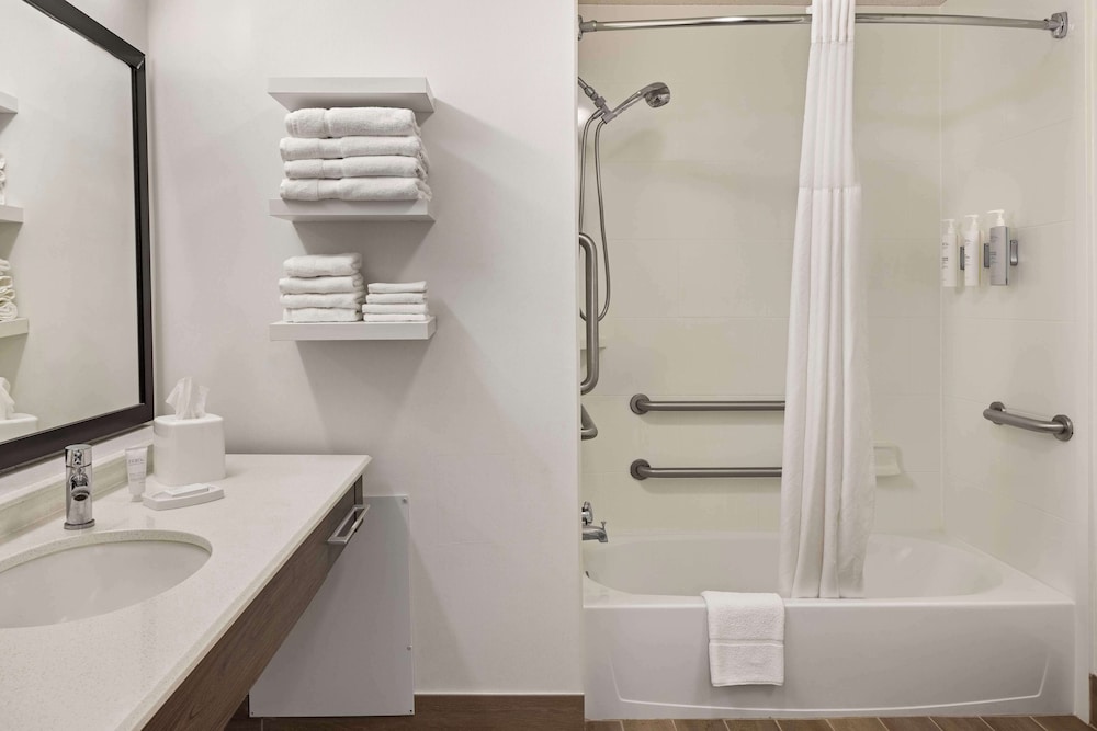 Hampton Inn Minneapolis NW Maple Grove - photo 19