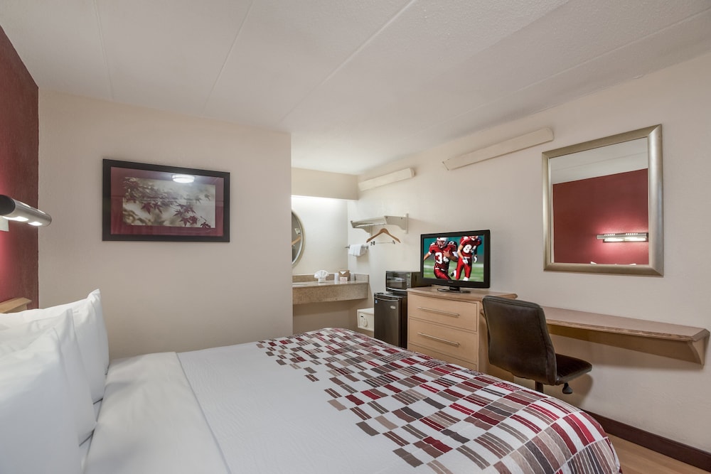Red Roof Inn Philadelphia Trevose - photo 17