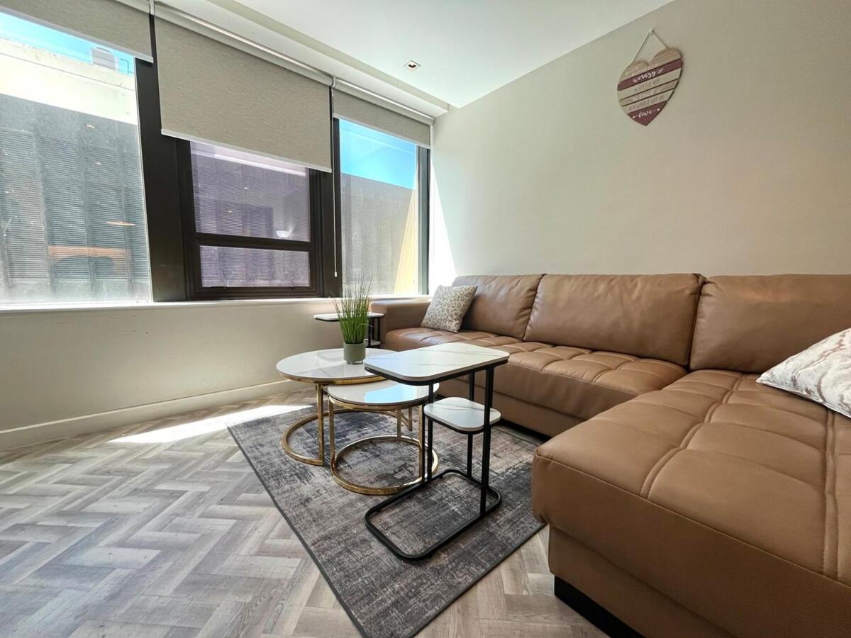 Luxury Foreshore Smart Home Uninterrupted Power