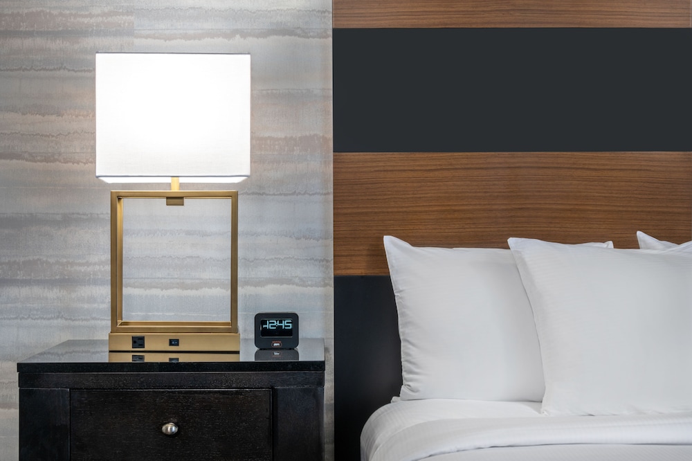 DoubleTree by Hilton Denver Aurora - photo 5