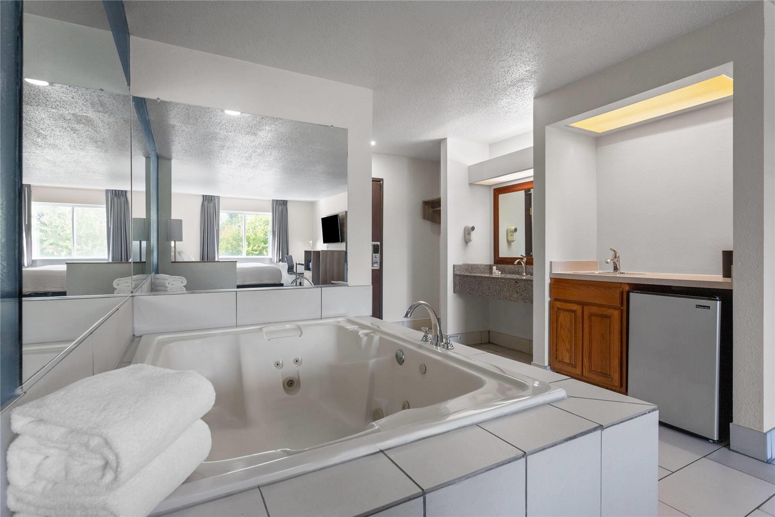 Baymont by Wyndham Piqua - photo 21