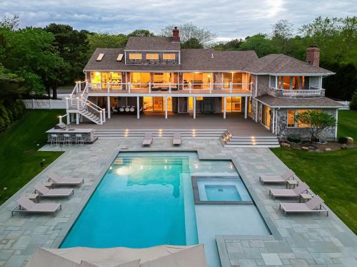 Luxury Villa In Southampton 22033533 — Southampton