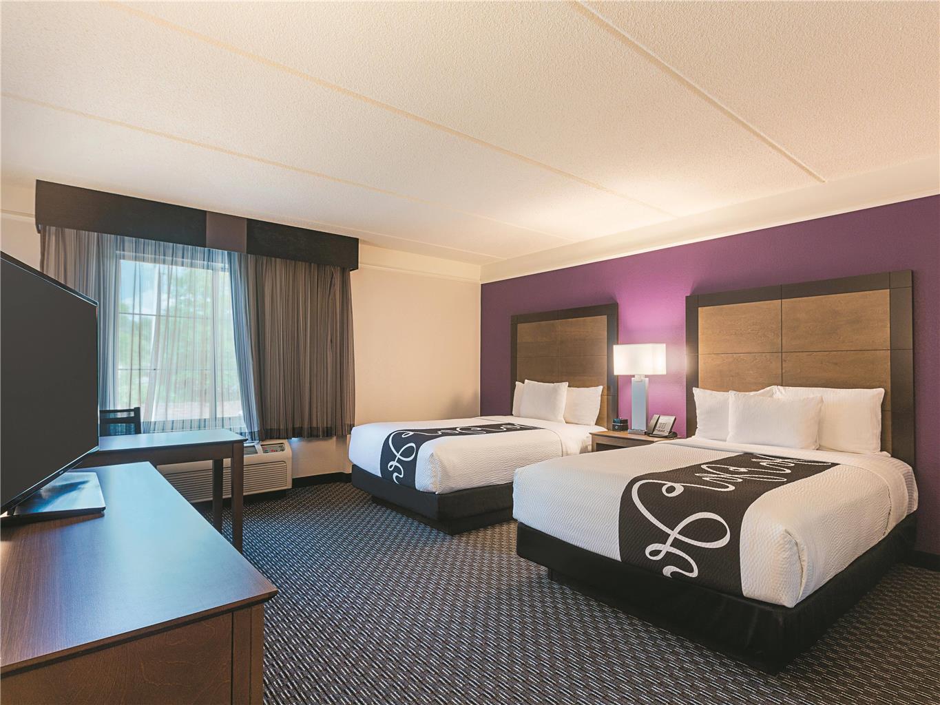 La Quinta Inn & Suites by Wyndham Atlanta Alpharetta - photo 17