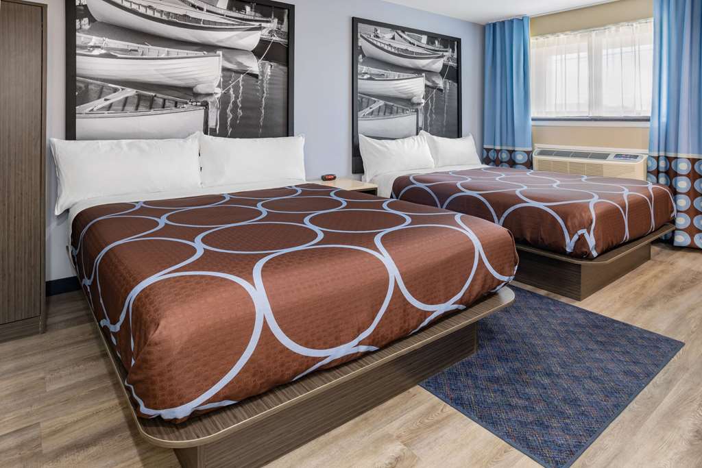 Super 8 by Wyndham Lindenhurst - photo 9
