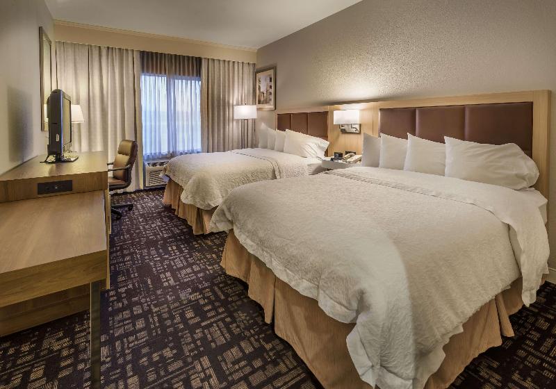 Hampton Inn & Suites Reno - photo 17