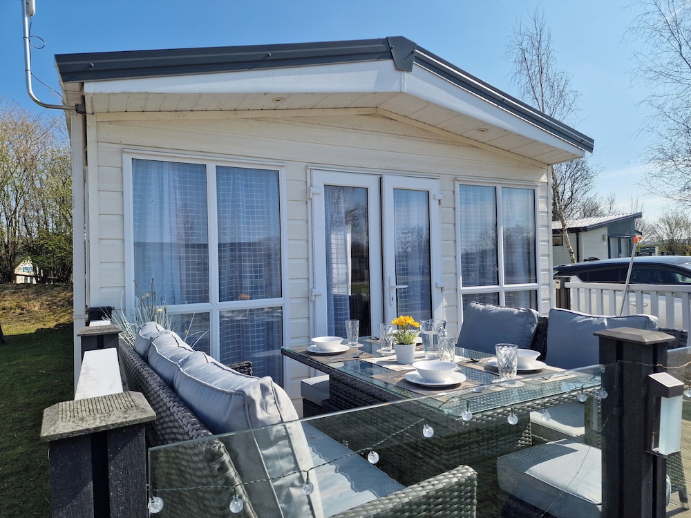 Ladybird Lodge — 4-Star Luxury Hotel in Carnforth, United Kingdom