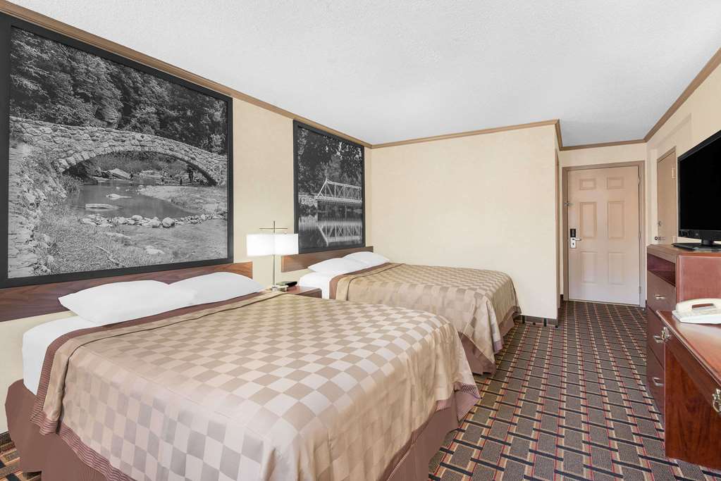 Super 8 Maumee Toledo OH - photo 11