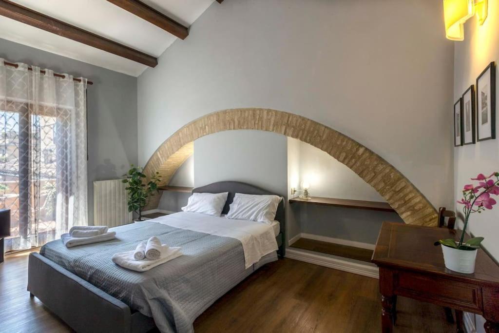 Casa Tosca con balcone vicino parcheggio — 4-Star Luxury Hotel in Macerata, Italy