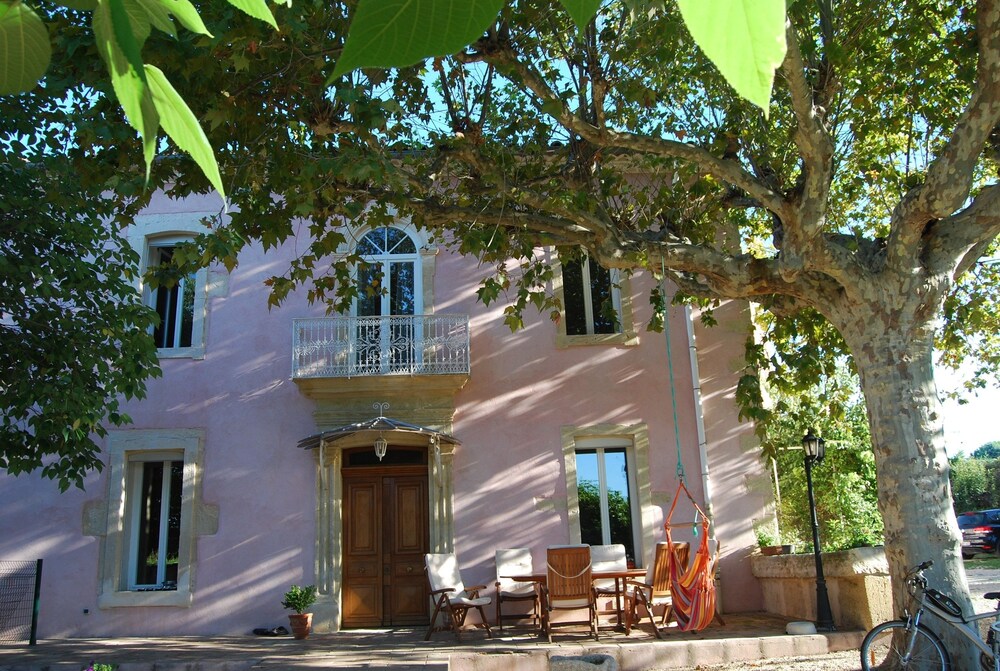 Mas Richard — 4-Star Luxury Hotel in Generac, France