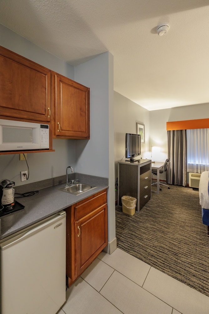 Best Western Elkhart Inn & Suites - photo 14