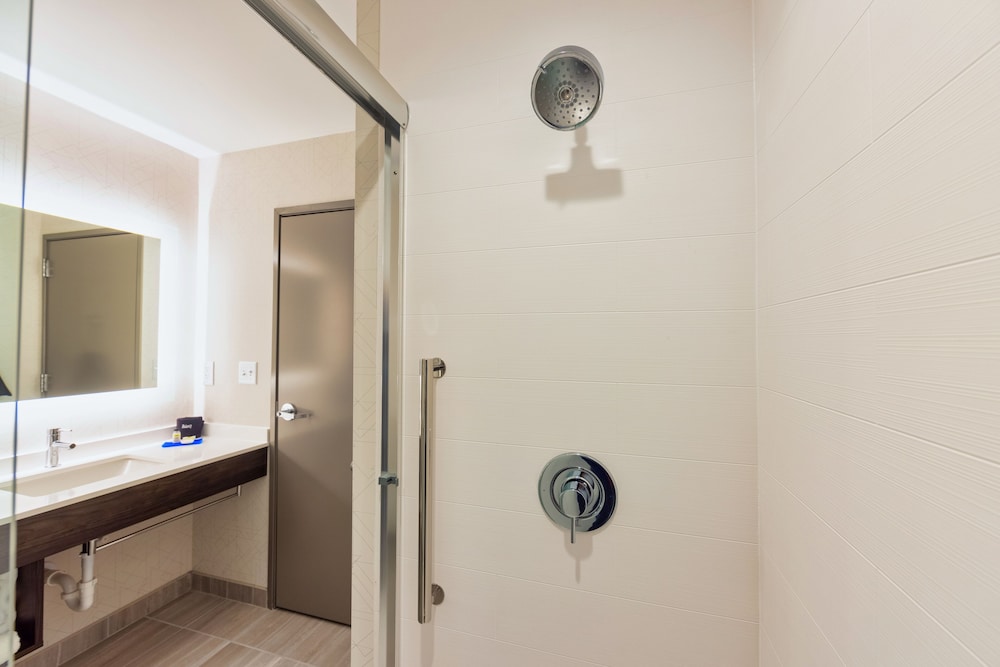 Holiday Inn Express & Suites Harrisonburg University Area by IHG - photo 27