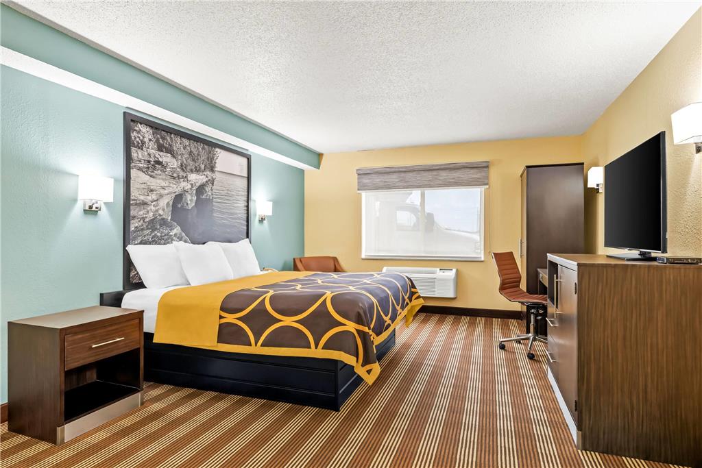 Super 8 by Wyndham Osseo WI - photo 17