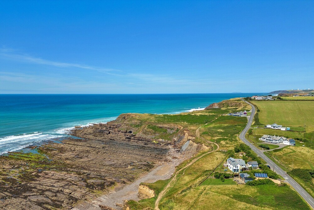 Finest Retreats Driftwood — 4-Star Luxury Hotel in Poundstock, United Kingdom