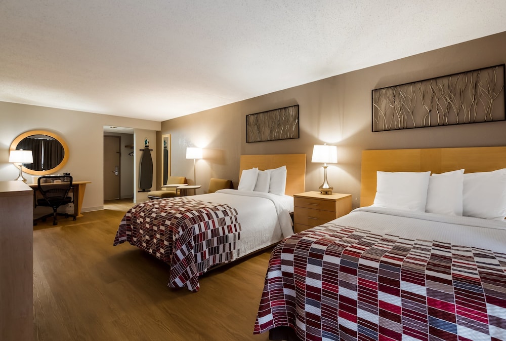 Red Roof Inn & Suites Newark University - photo 12