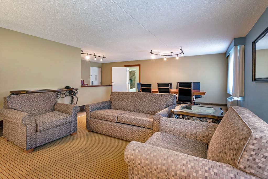 Clarion Hotel Conference Center Lexington North - photo 18