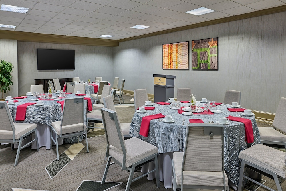 Sheraton Tucson Hotel and Suites - photo 38