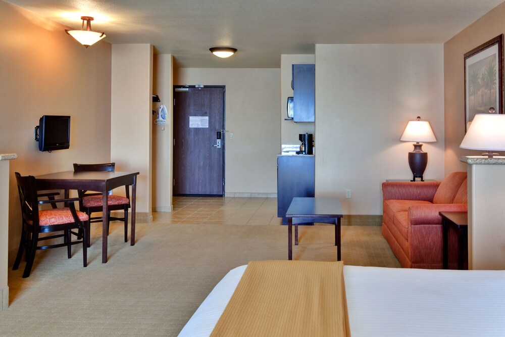 Holiday Inn Express & Suites Yuma by IHG - photo 10