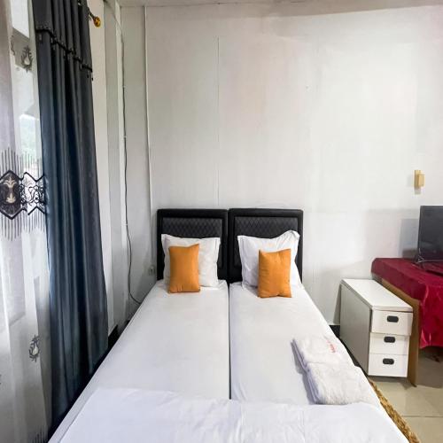 RedDoorz near Salib Kasih Tarutung in Tarutung, Indonesia