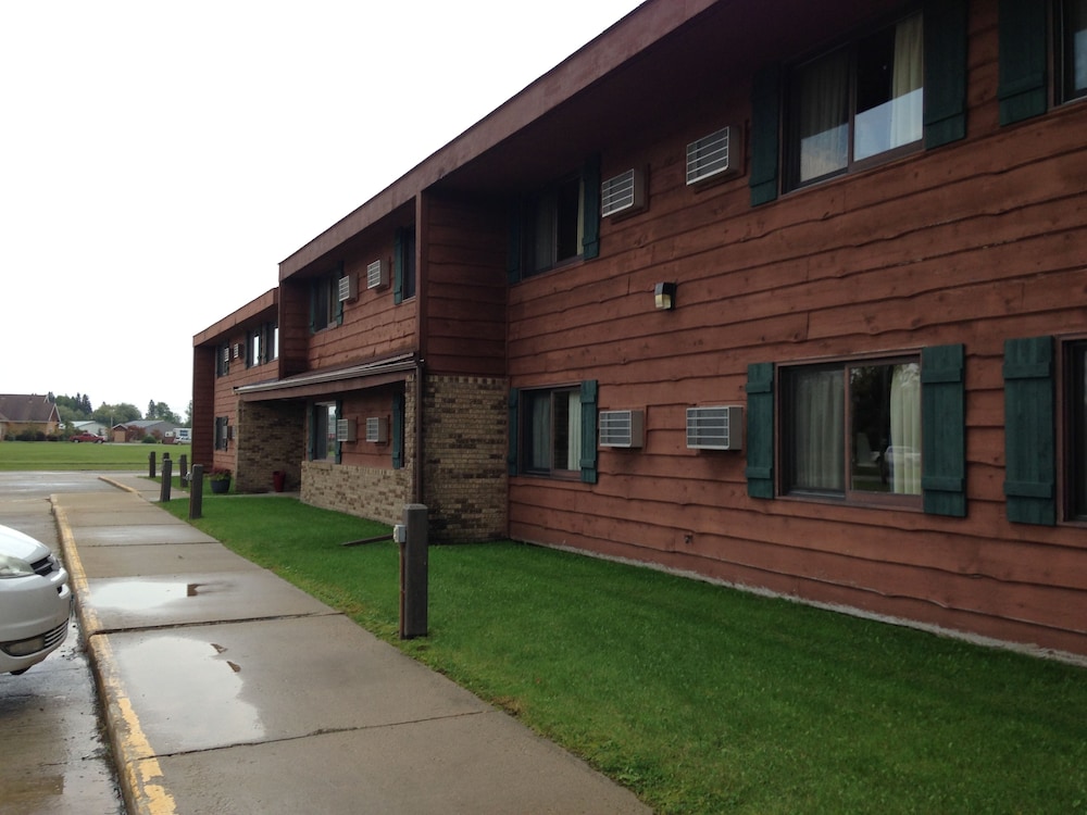 River Bend's Walleye Inn - photo 27
