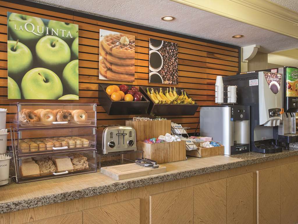 La Quinta Inn by Wyndham San Diego Chula Vista - photo 27