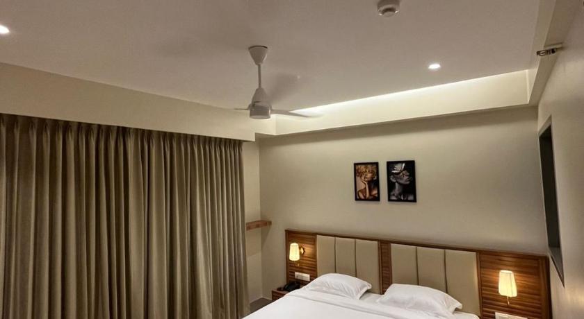 Hotel Krystal — Sangli — photo 2