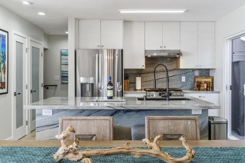 Tower 9 Oceanview House in Oceanside, United States