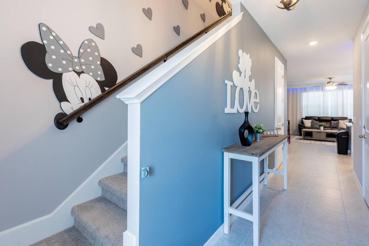 Family Townhome with Themed Rooms — 4-Star Luxury Hotel in Davenport, United States