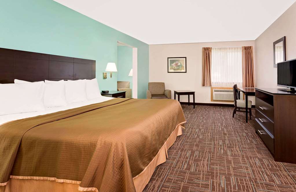 Howard Johnson by Wyndham Gothenburg - photo 12