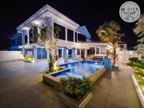 Luxury JB Villa by RR JBcity — 4-Star Luxury Hotel in Johor Bahru, Malaysia