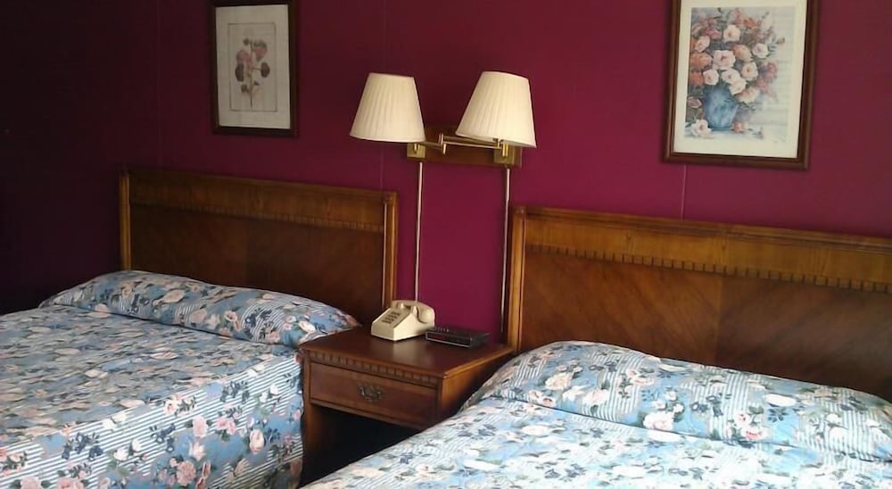 Tallwood Motel Wells - photo 4