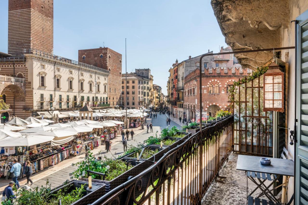 Luxury Apartment on Piazza Erbe — 4-Star Luxury Hotel in Verona, Italy