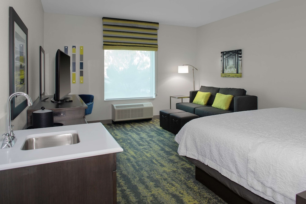 Hampton Inn & Suites Irvine Orange County Airport - photo 10