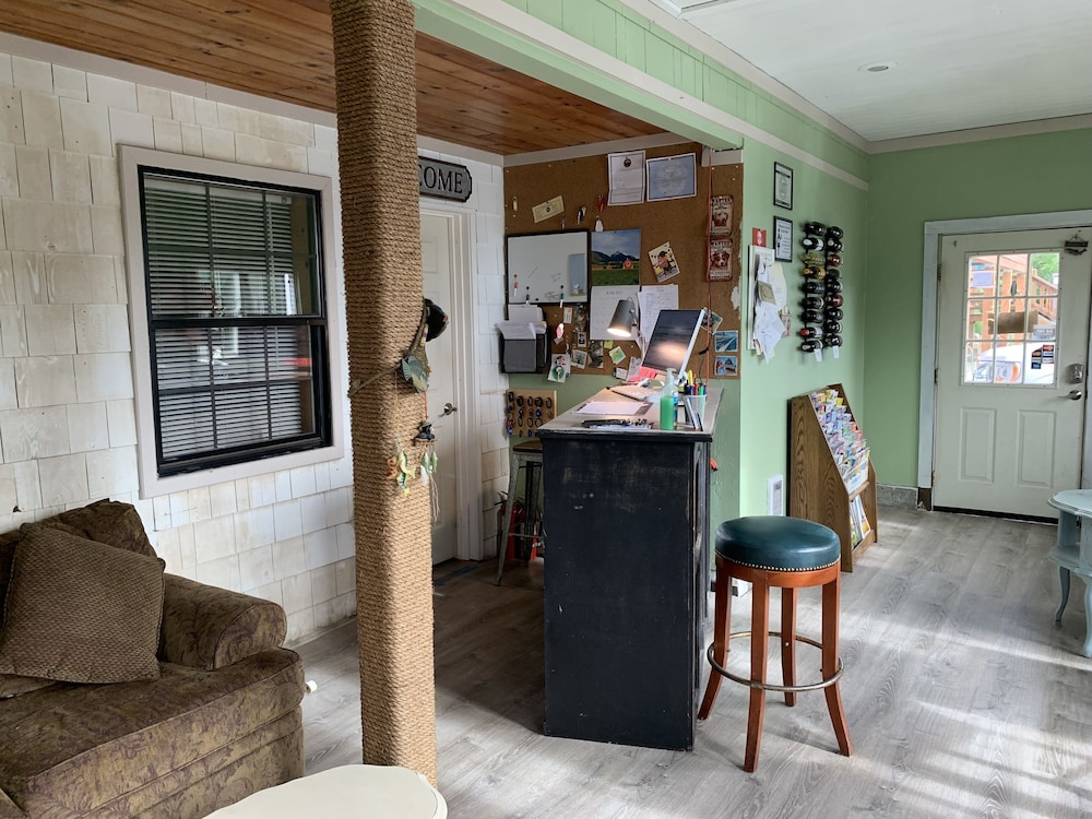 South Jetty Inn - photo 2