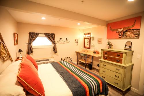 The Blue Buffalo Motel - photo 37