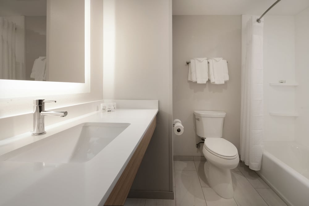 Holiday Inn Express & Suites Williamstown Glassboro by IHG - photo 12