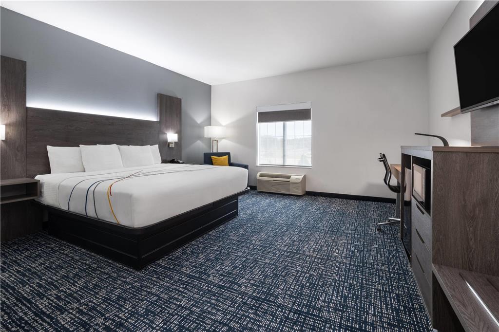 La Quinta Inn & Suites by Wyndham Muskogee - photo 16