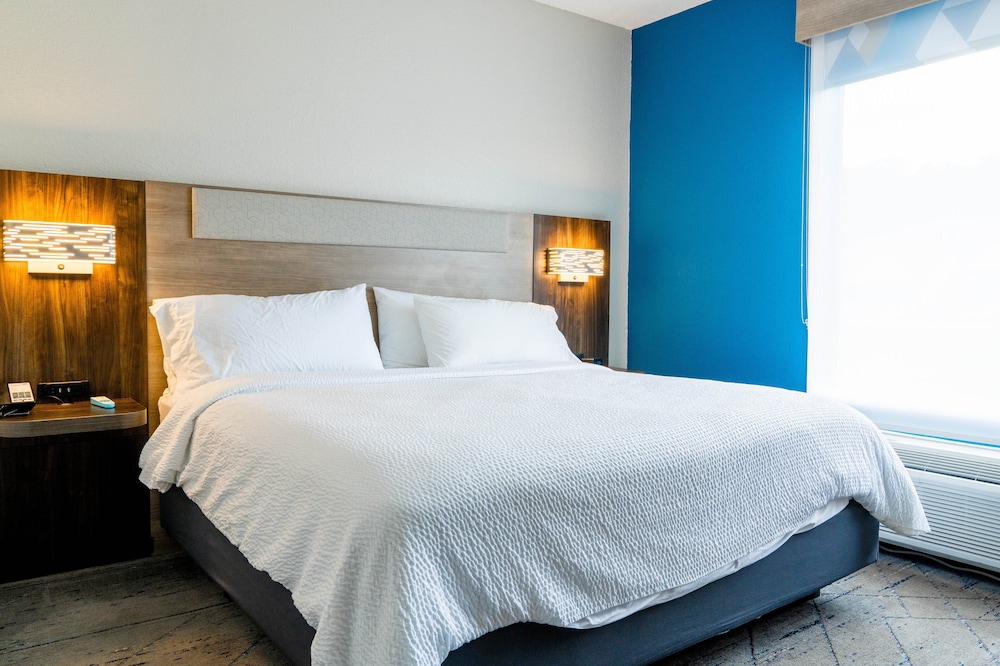 Holiday Inn Express & Suites Hiawassee by IHG - photo 6