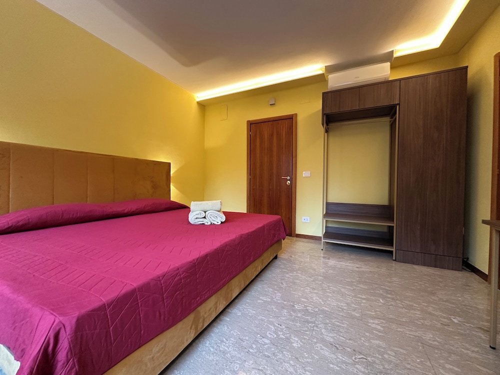CconfortHotels R&B Murat Garden in Bari, Italy
