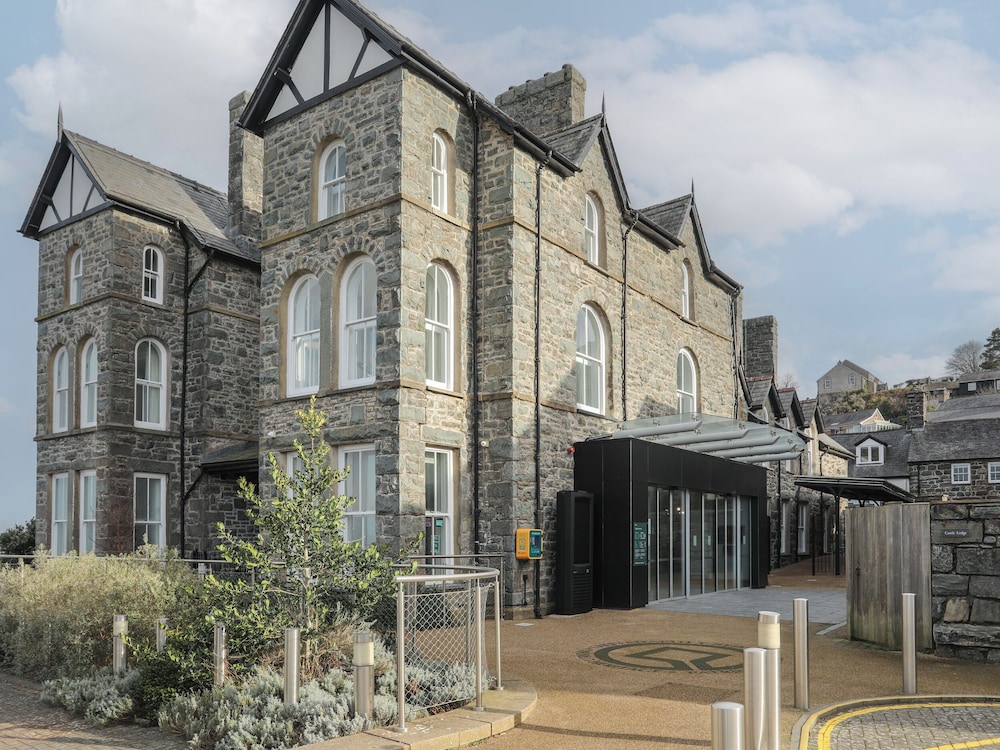Harlech Apartments Branwen — 4-Star Luxury Hotel in Harlech, United Kingdom