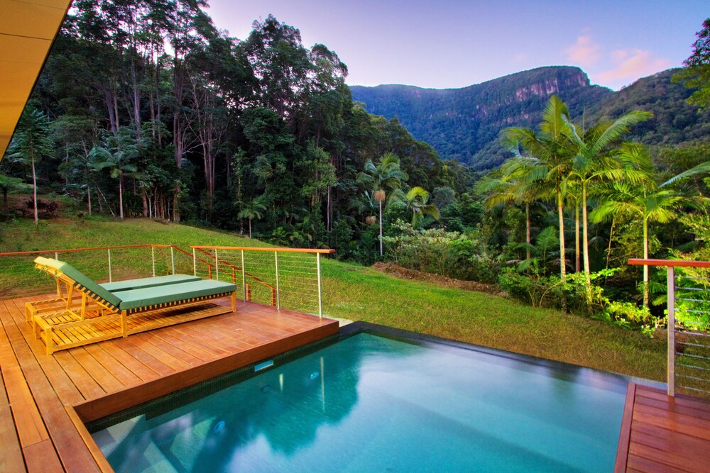 Crystal Creek Rainforest Retreat — 5-Star Luxury Hotel in Murwillumbah, Australia
