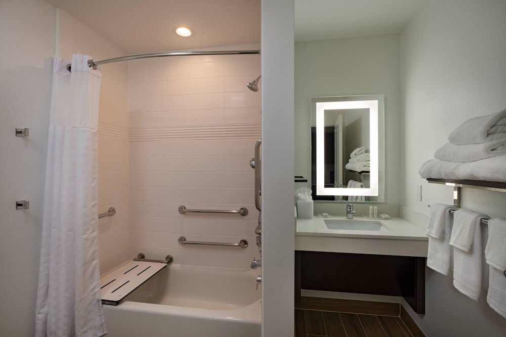 TownePlace Suites by Marriott San Antonio Northwest at The RIM - photo 14
