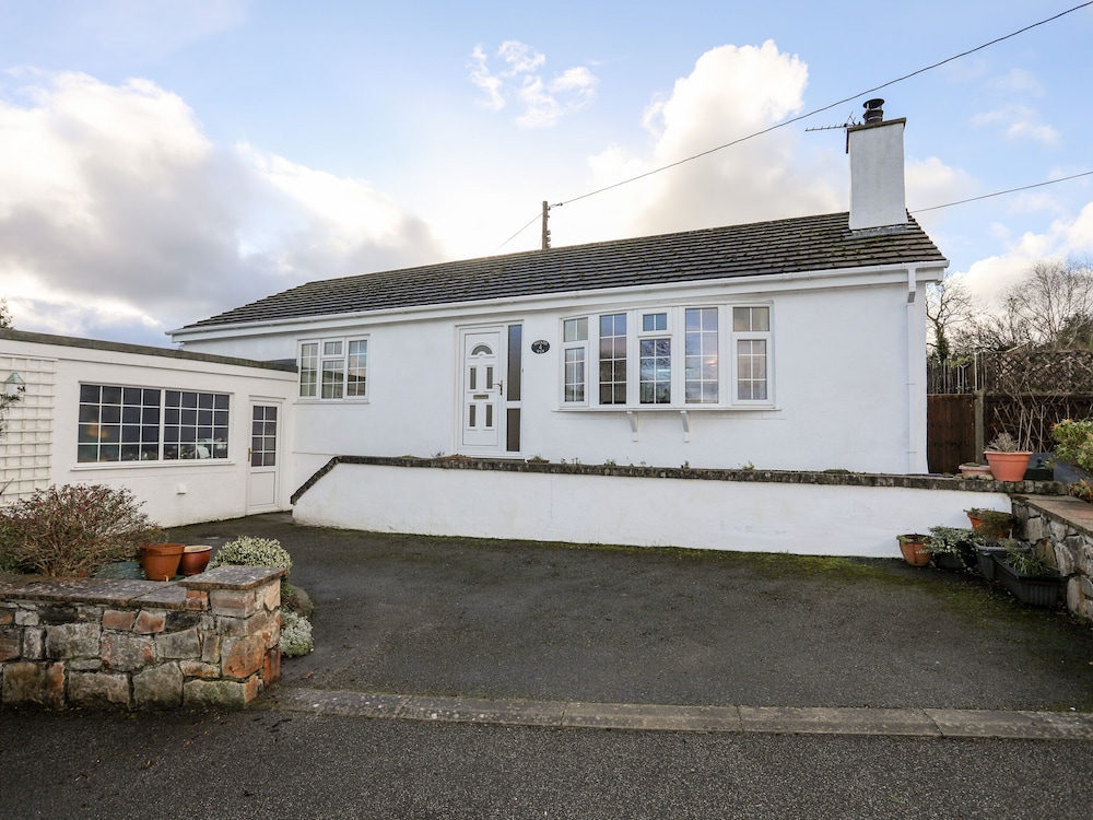 Neaudd Wen - carbon neutral hotel in Unknown City