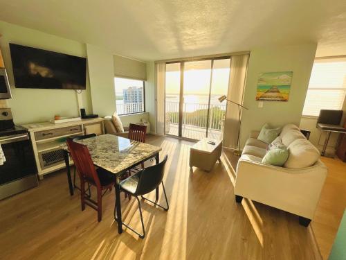 Penthouse 6 Panoramic Ocean Views Top Floor - photo 14