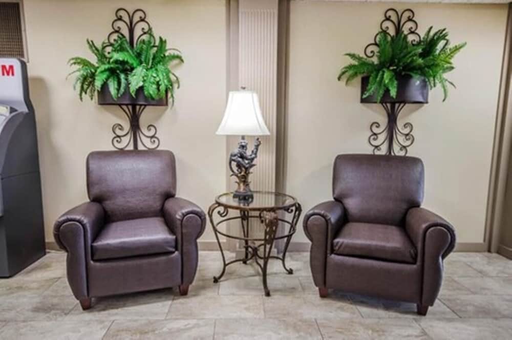Radisson Hotel Louisville North - photo 8