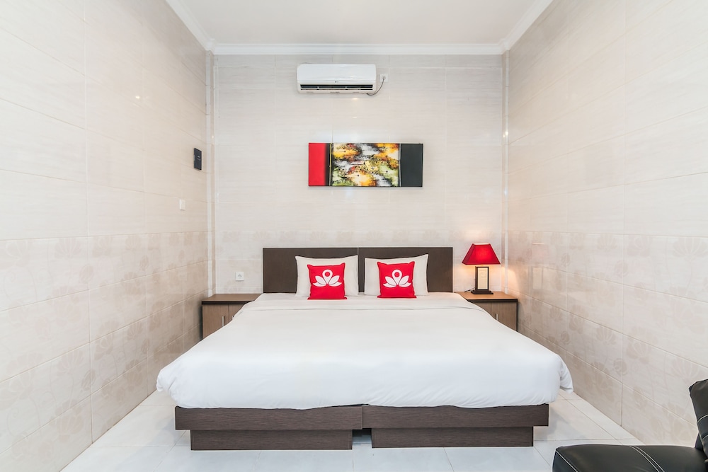 Zen Rooms Basic Kuta Tegal Wangi - carbon neutral hotel in Kuta